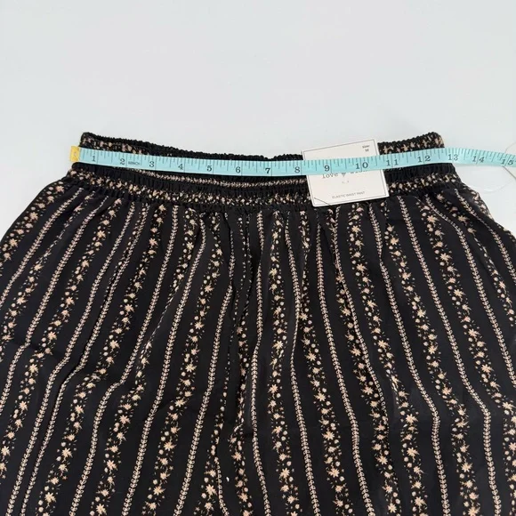 Black and Tan Wide Leg Pants with Crochet Inset - Picture 6 of 9